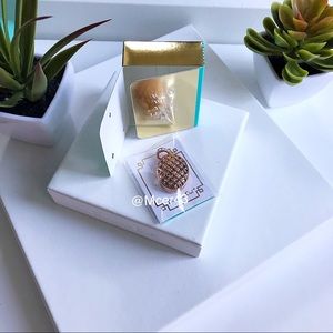 Rose gold oval wish locket